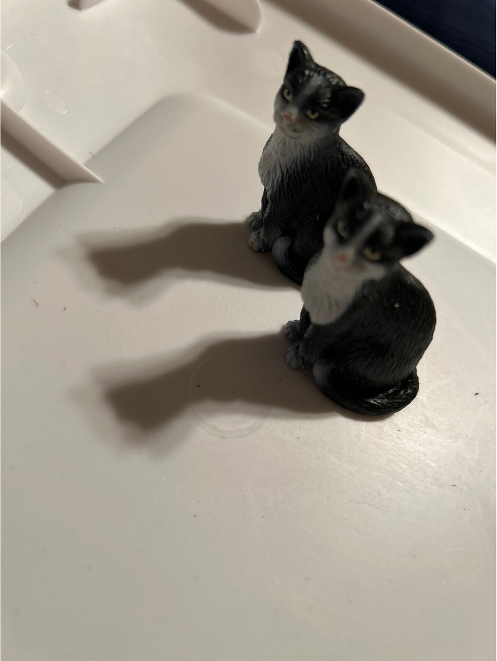Schleich Germany x2  Black and White Cat Figurines Set of 2